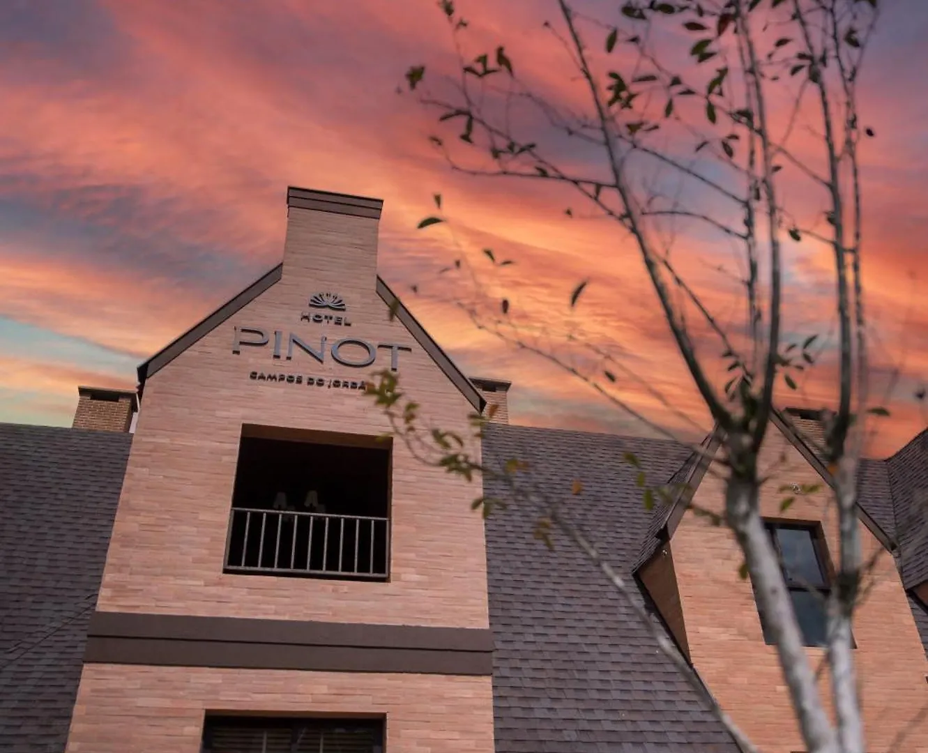 Pinot Hotel Campos do Jordao 4*,