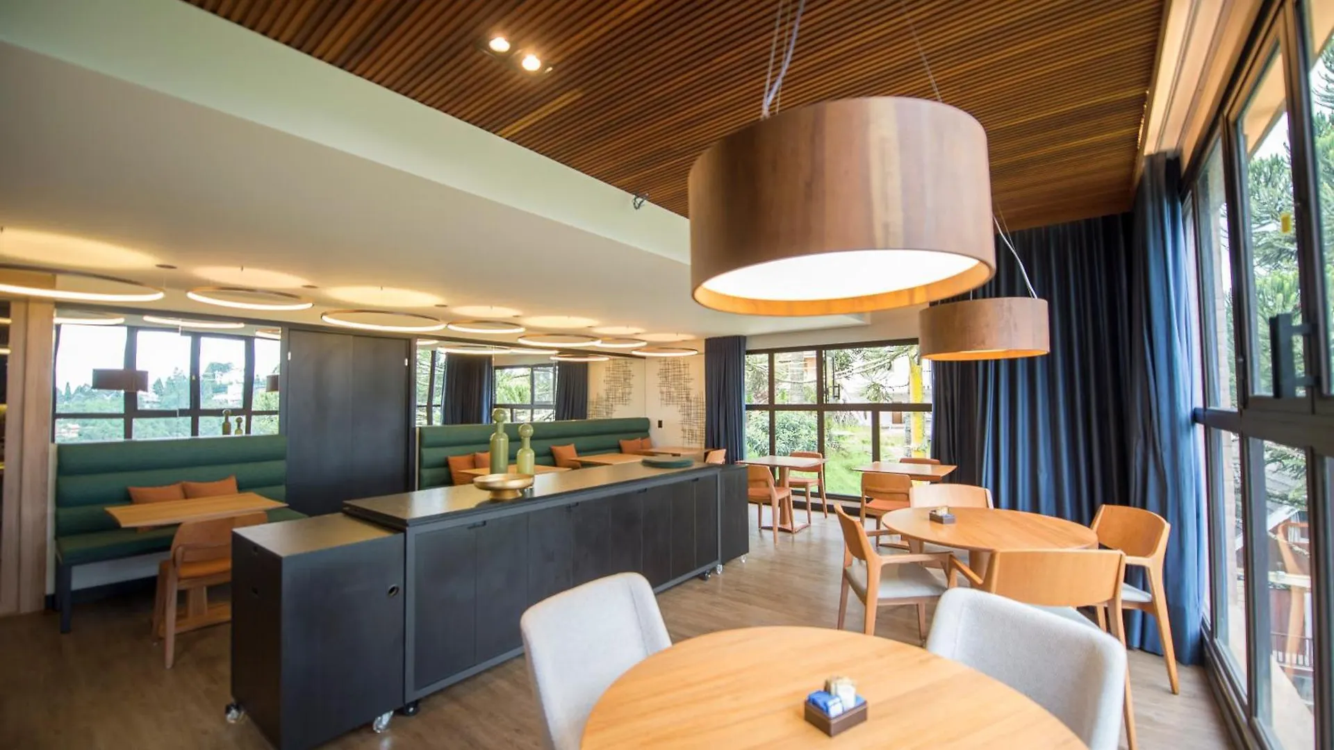 Pinot Hotel Campos do Jordao 4*,